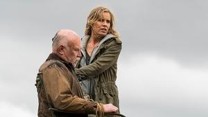Fear the Walking Dead Płonąc w wodzie, tonąc w ogniu