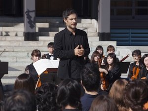 Mozart w miejskiej dżungli Domo Arigato