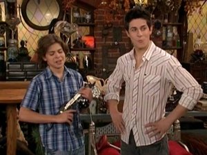 Czarodzieje z Waverly Place Moja Nauczycielka, Uczy
