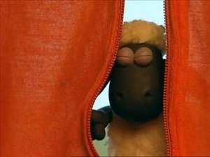Baranek Shaun Bałagan na kempingu