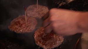 Diners, Drive-Ins and Dives Odcinek 7