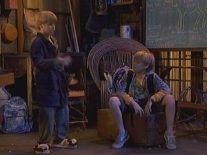 Nie ma to jak hotel Cody jedzie na obóz