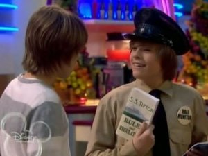 Suite Life: Nie ma to jak statek Na służbie